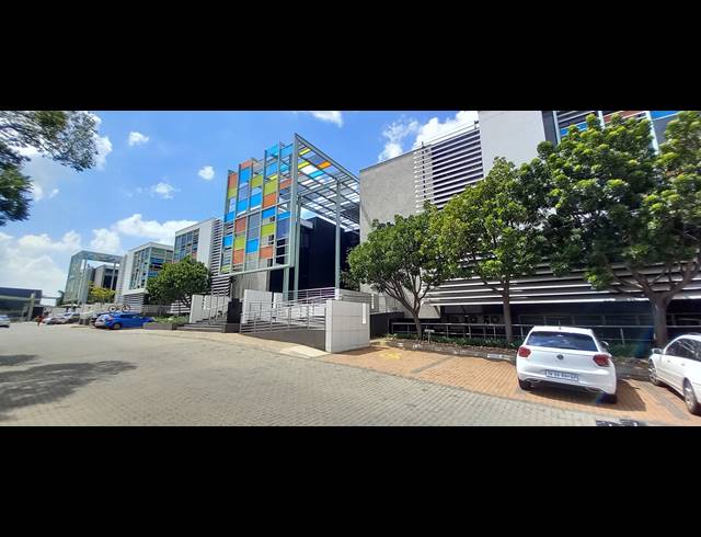 412M² OFFICE TO LET IN BRYANSTON